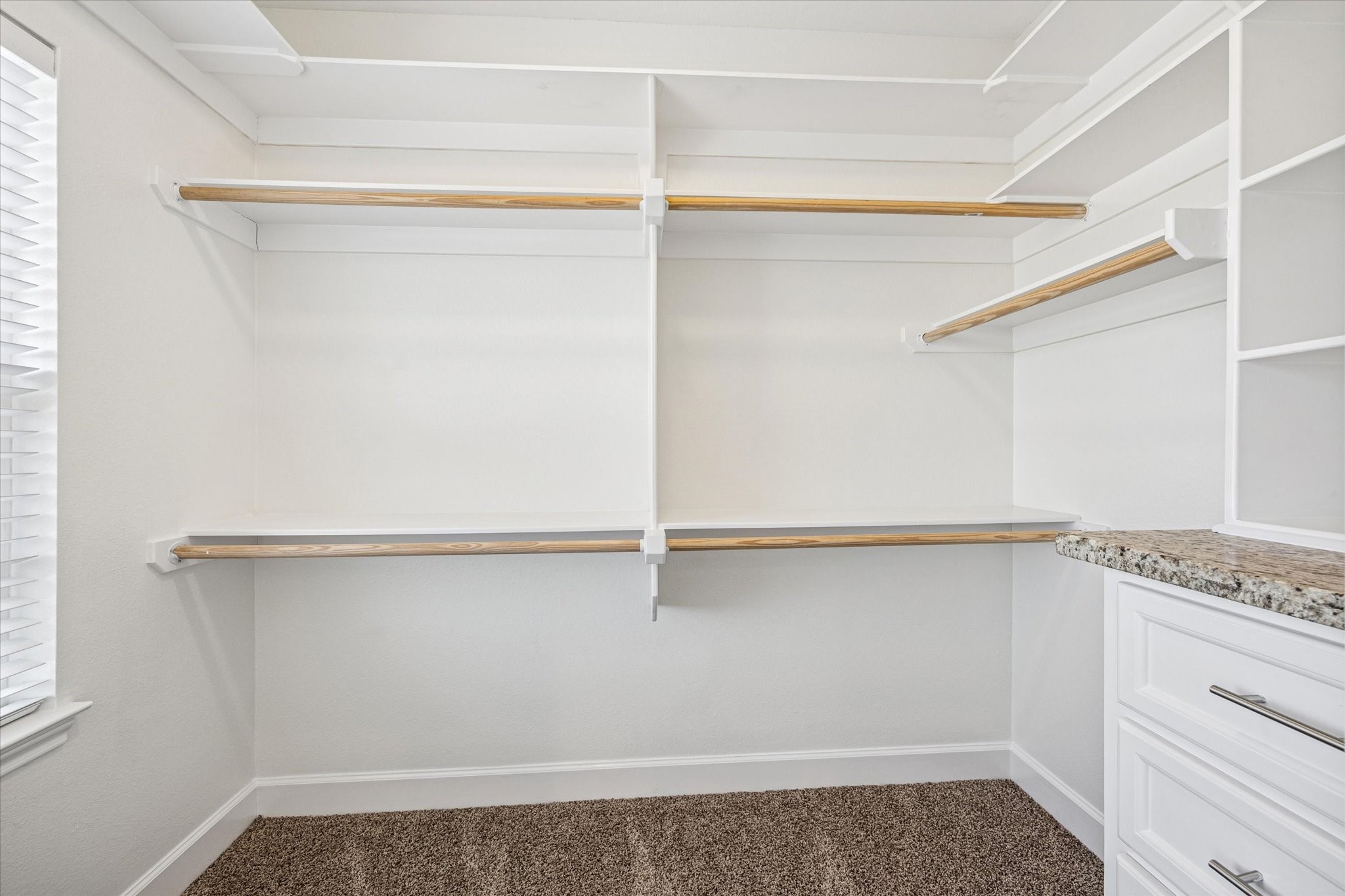 5402 Jonathan Lane Houston, TX 77011 - Photo 16 of 33 Walk-In Closet
