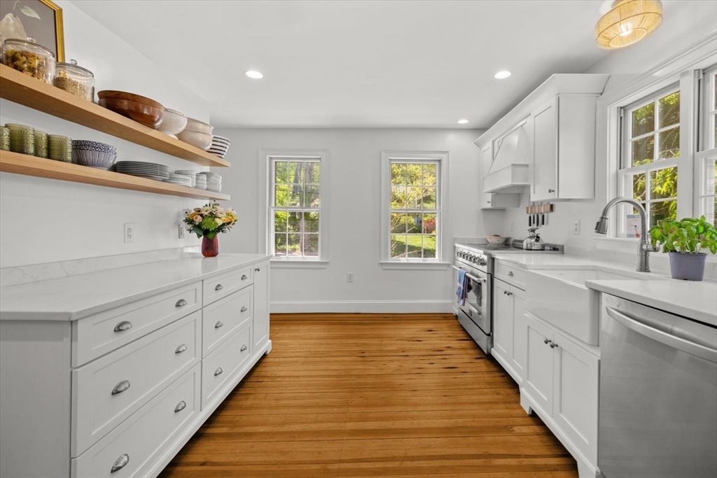 100 Clapp Road Scituate, MA 02066 - Photo 5 of 36