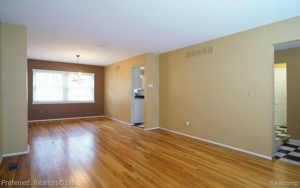 42559 Park Ridge Road Novi, MI 48375 - Photo 3 of 29