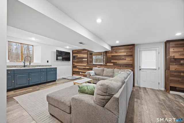 $389,900 | 62 Pinebrook Road, Colchester, CT 06415