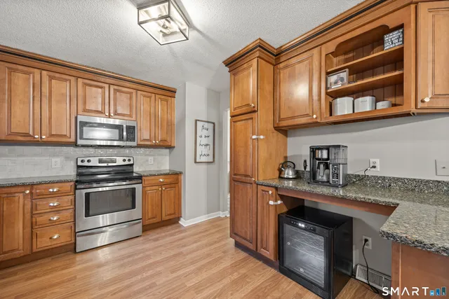 $389,900 | 62 Pinebrook Road, Colchester, CT 06415