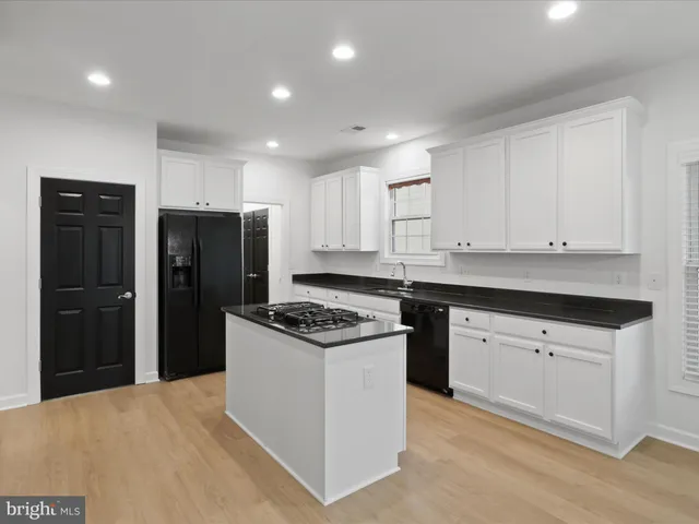 $5,900 | 3507 16th Street South, Arlington, VA 22204