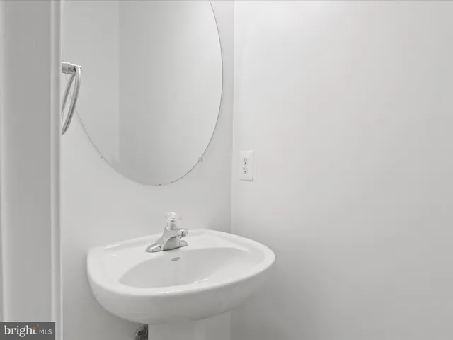 $5,900 | 3507 16th Street South, Arlington, VA 22204