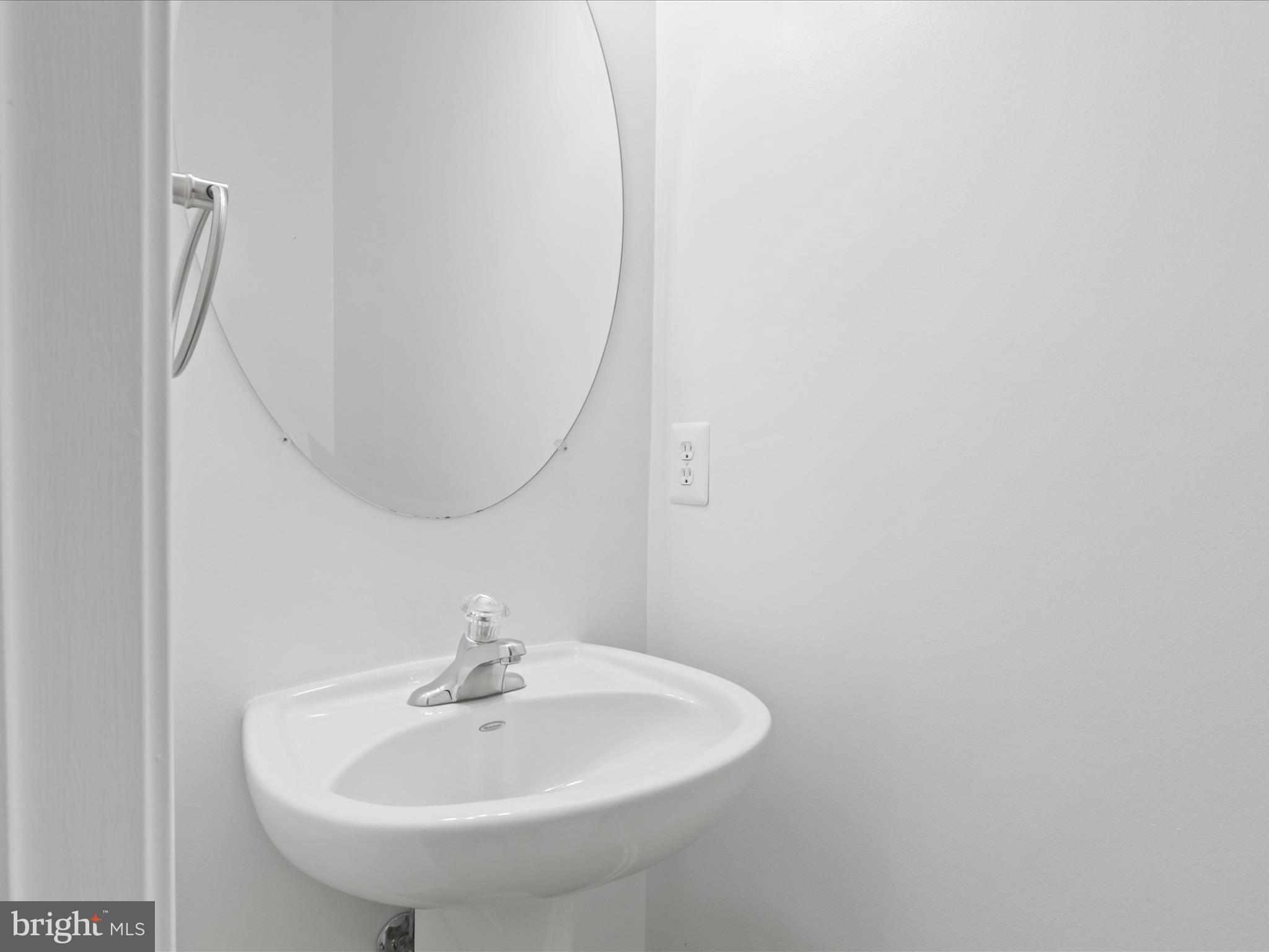 3507 16th Street South Arlington, VA 22204 - Photo 8 of 42