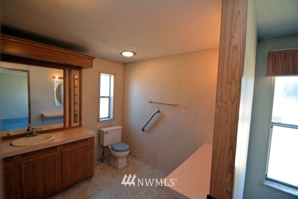 8330 178th Avenue Southwest Rochester, WA 98579 - Photo 8 of 13