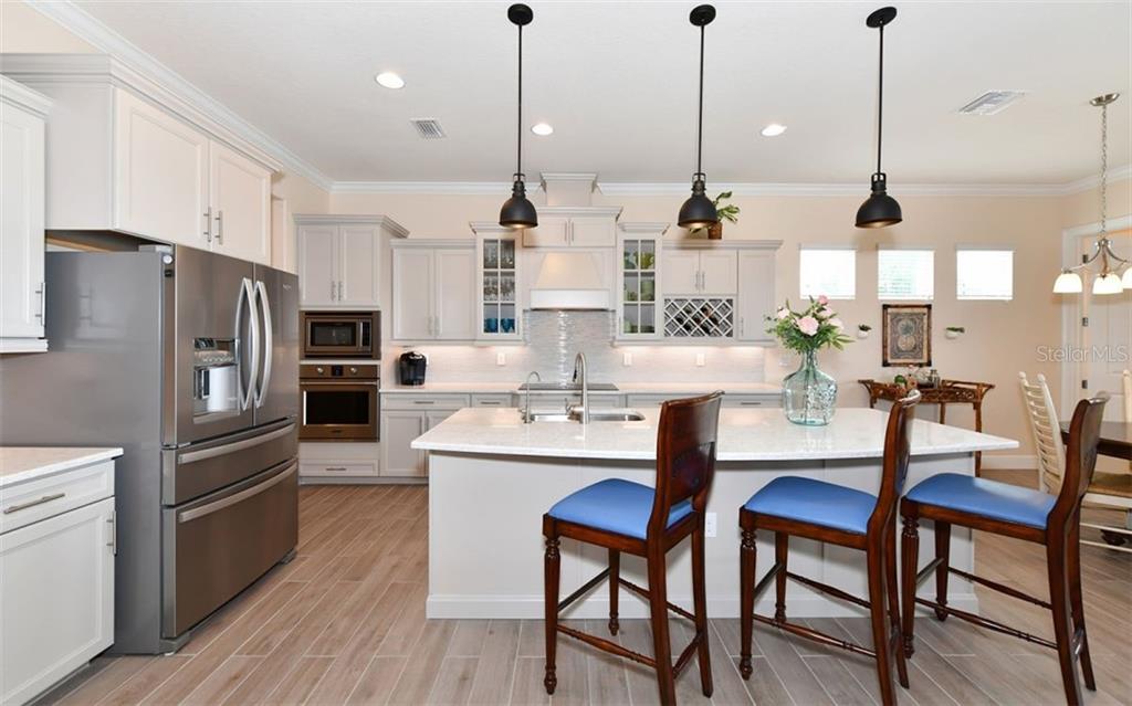 7511 Ripetta Street Sarasota, FL 34240 - Photo 12 of 50 Gallery Image 12