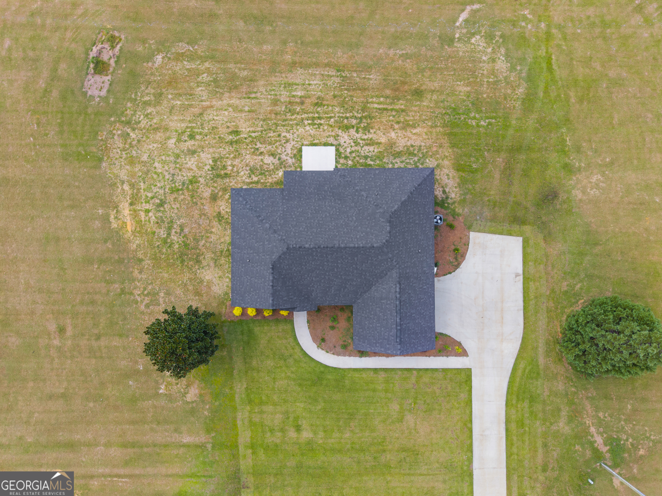 543 Jack Kennedy Road Statesboro, GA 30458 - Photo 26 of 35 a bathroom with a shower