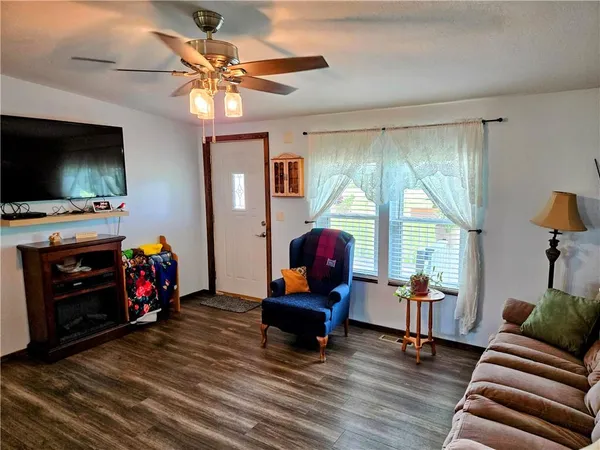 $339,000 | 1049 Southeast 475th Road, Knob Noster, MO 65336