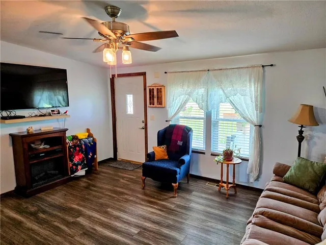 $349,000 | 1049 Southeast 475th Road, Knob Noster, MO 65336