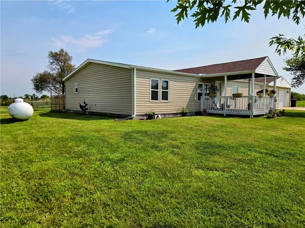 $339,000 | 1049 Southeast 475th Road, Knob Noster, MO 65336