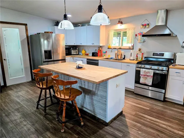 $349,000 | 1049 Southeast 475th Road, Knob Noster, MO 65336