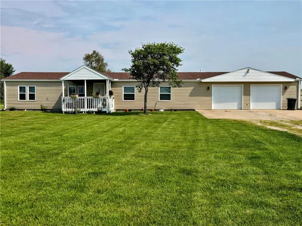 $339,000 | 1049 Southeast 475th Road, Knob Noster, MO 65336