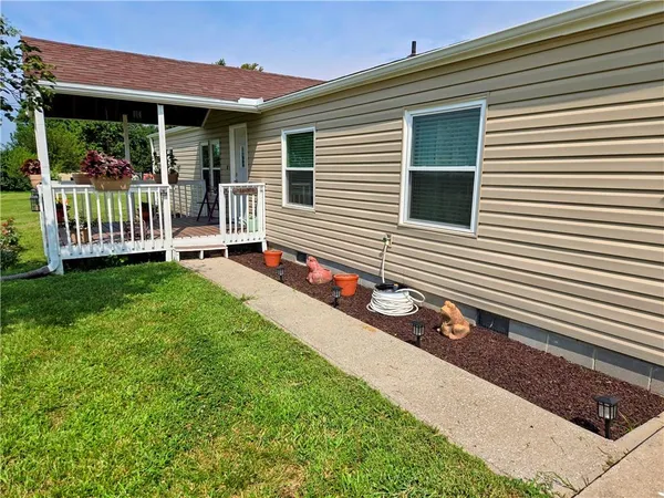 $339,000 | 1049 Southeast 475th Road, Knob Noster, MO 65336