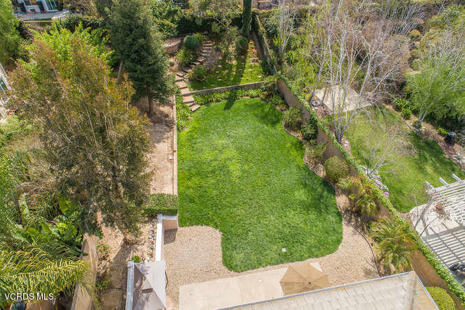 11218 Shadyridge Road Moorpark, CA 93021 - Photo 2 of 48 a view of a yard