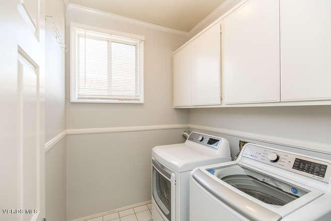 11218 Shadyridge Road Moorpark, CA 93021 - Photo 37 of 48 a utility room with dryer and washer