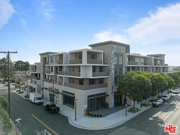 a large building with a yard