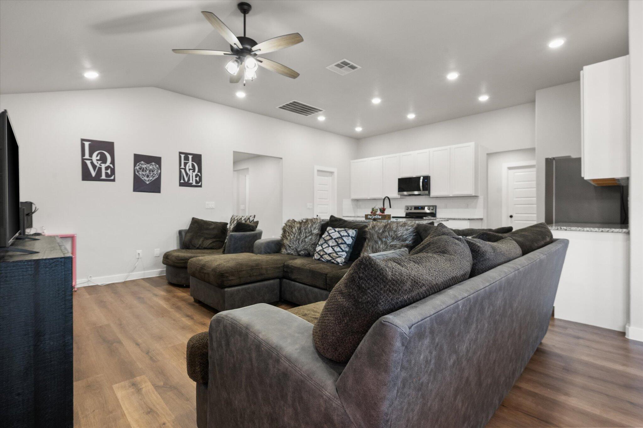 1702 144th Street Lubbock, TX 79423 - Photo 15 of 29 21-1702 144th_9528