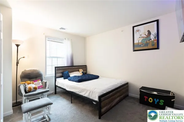 $425,000 | 3191 West Huntington Lane, Easton, PA 18040