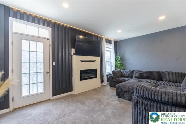 $425,000 | 3191 West Huntington Lane, Easton, PA 18040
