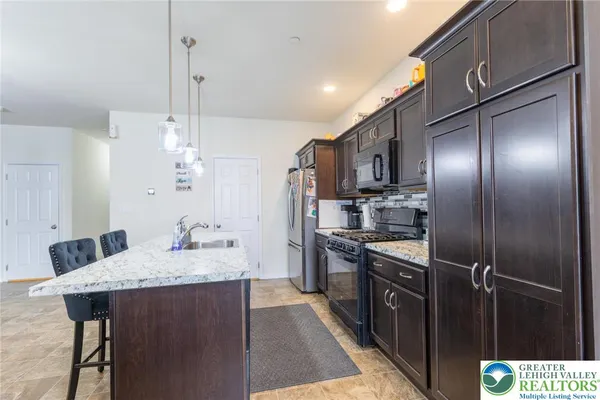 $425,000 | 3191 West Huntington Lane, Easton, PA 18040