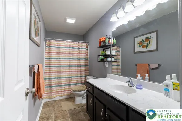 $425,000 | 3191 West Huntington Lane, Easton, PA 18040