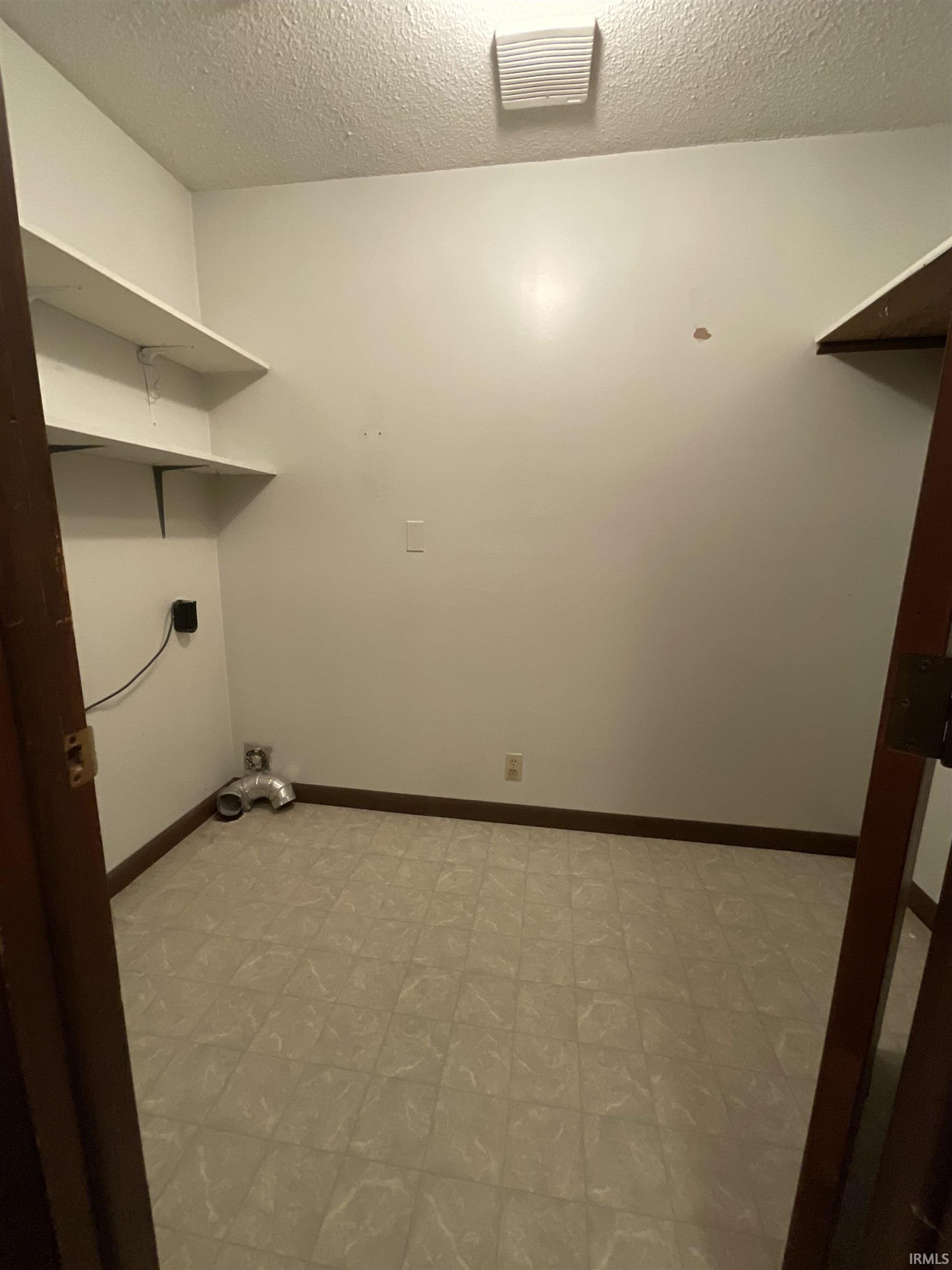 5434 Yoder Road Yoder, IN 46798 - Photo 15 of 18