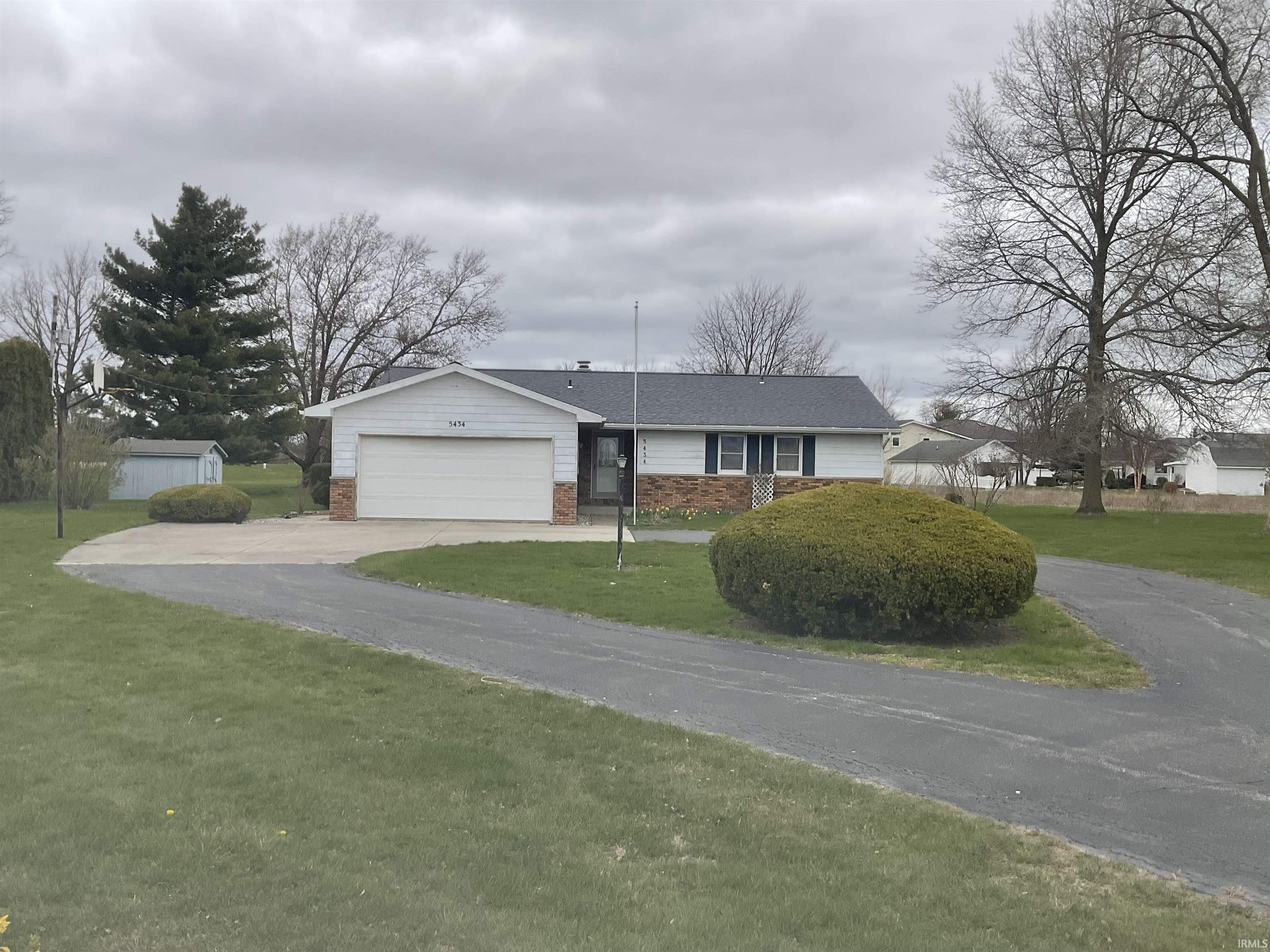 5434 Yoder Road Yoder, IN 46798 - Photo 2 of 18