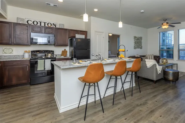 $1,189 | 7011 McKinney Falls Parkway, Austin, TX 78744