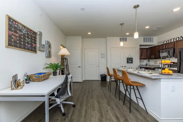 $1,189 | 7011 McKinney Falls Parkway, Austin, TX 78744