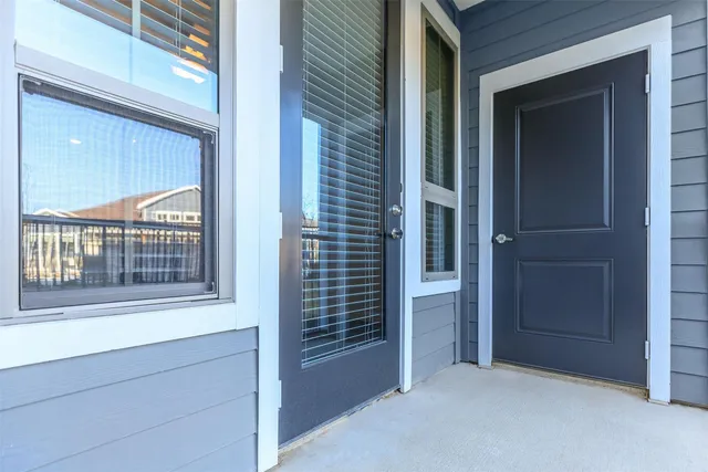 $1,189 | 7011 McKinney Falls Parkway, Austin, TX 78744