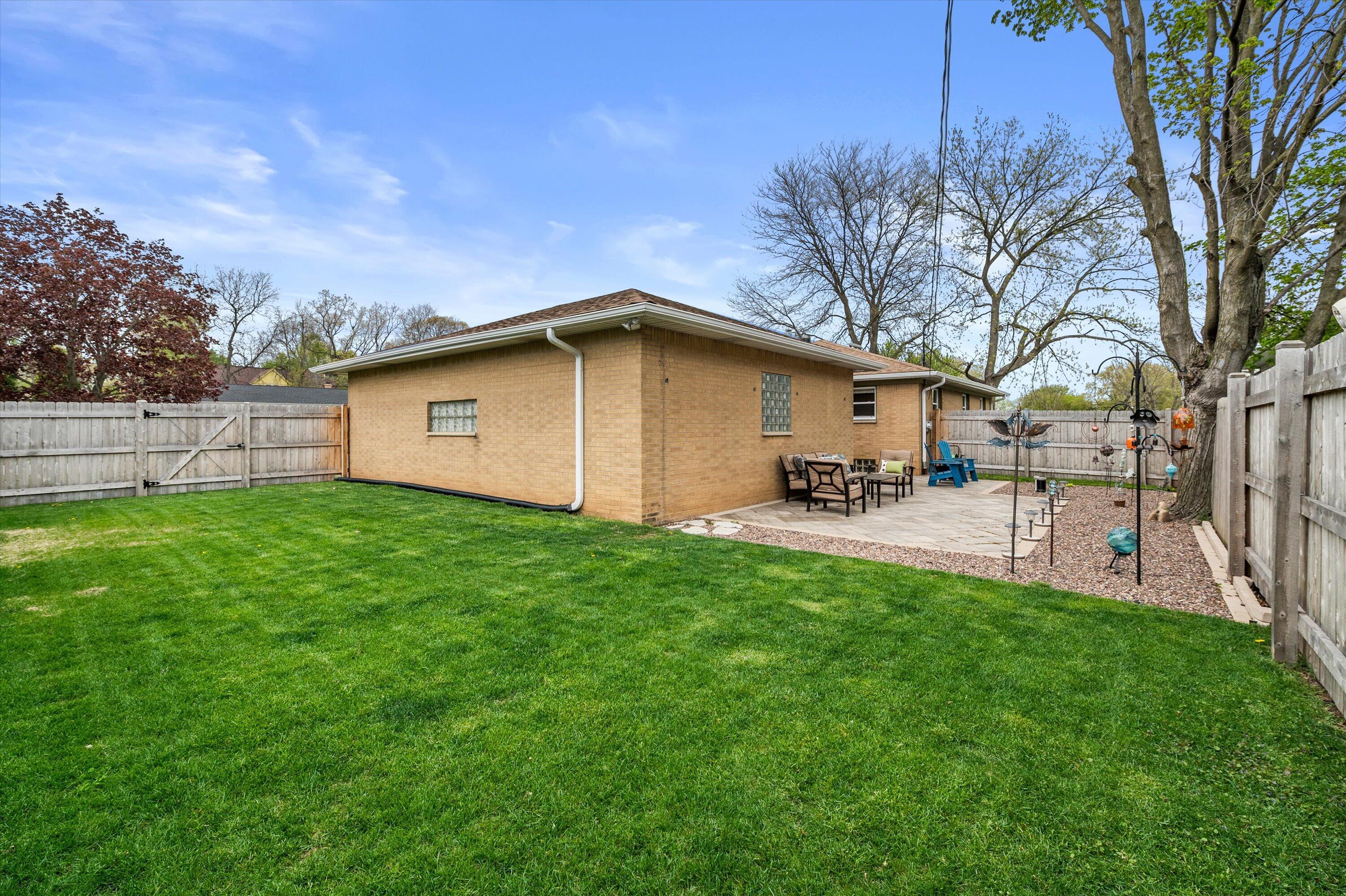 7729 West Cold Spring Road Greenfield, WI 53220 - Photo 25 of 31 Back/Side Yard
