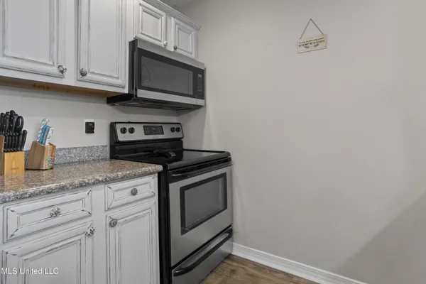 $172,000 | 1282 Beach Boulevard, Unit 220, Biloxi, MS 39530