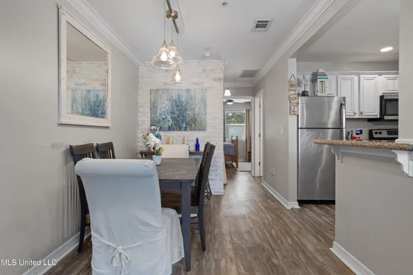 $172,000 | 1282 Beach Boulevard, Unit 220, Biloxi, MS 39530