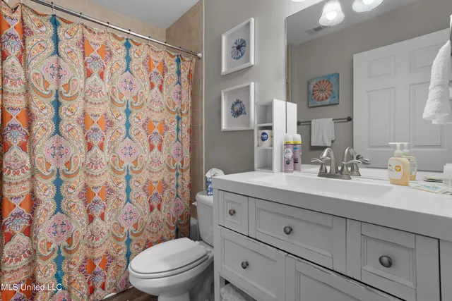 $172,000 | 1282 Beach Boulevard, Unit 220, Biloxi, MS 39530