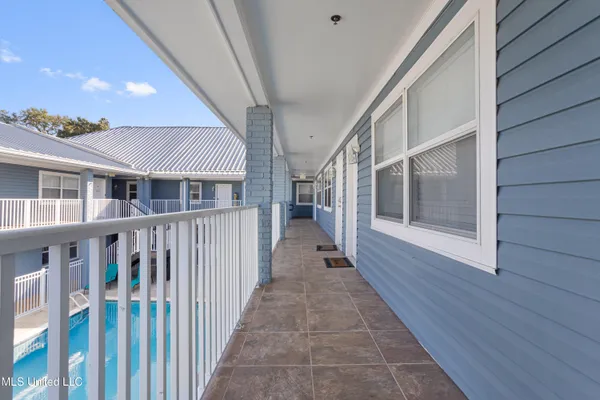 $172,000 | 1282 Beach Boulevard, Unit 220, Biloxi, MS 39530