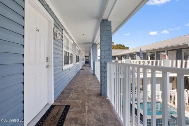 $172,000 | 1282 Beach Boulevard, Unit 220, Biloxi, MS 39530