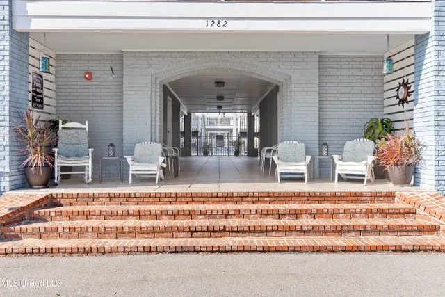 $172,000 | 1282 Beach Boulevard, Unit 220, Biloxi, MS 39530