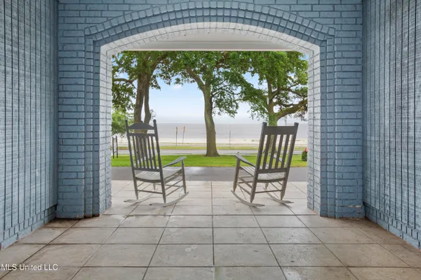 $172,000 | 1282 Beach Boulevard, Unit 220, Biloxi, MS 39530