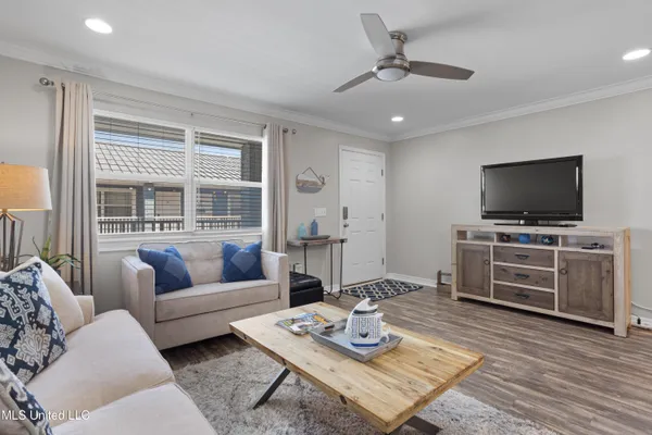 $172,000 | 1282 Beach Boulevard, Unit 220, Biloxi, MS 39530