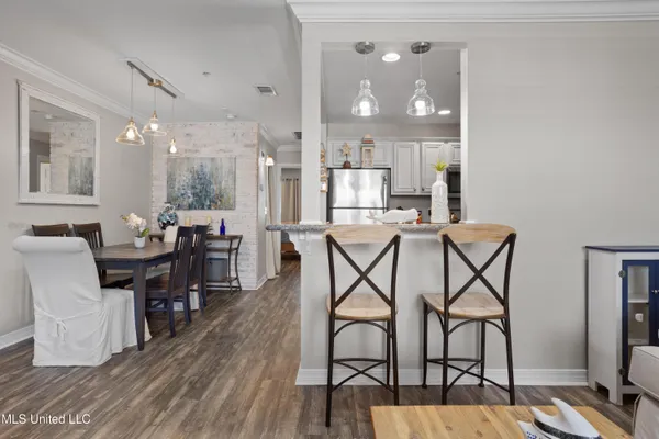 $172,000 | 1282 Beach Boulevard, Unit 220, Biloxi, MS 39530