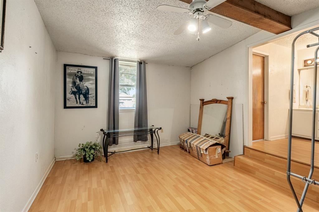 508 West 9th Street Kemp, TX 75143 - Photo 21 of 32 a view of a room with gym equipment