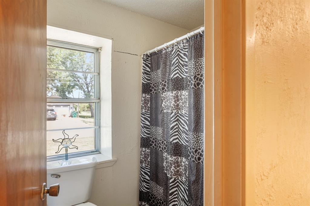 508 West 9th Street Kemp, TX 75143 - Photo 23 of 32 a view of front door