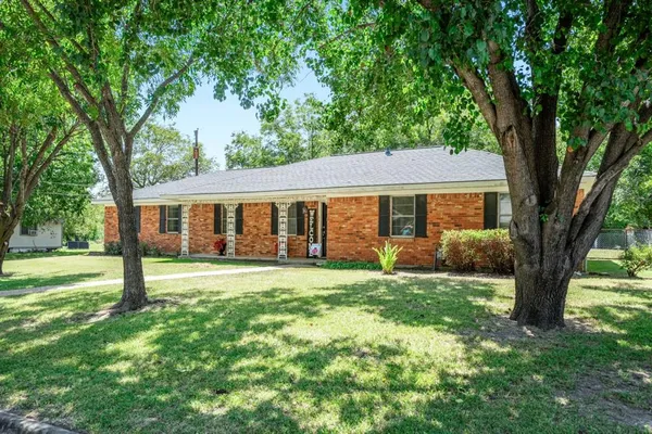 $249,500 | 508 West 9th Street, Kemp, TX 75143