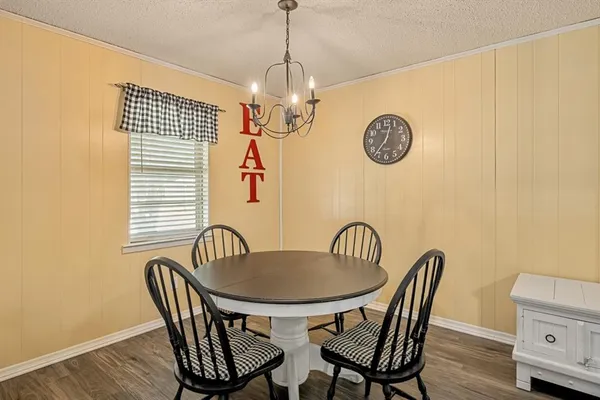 $249,500 | 508 West 9th Street, Kemp, TX 75143