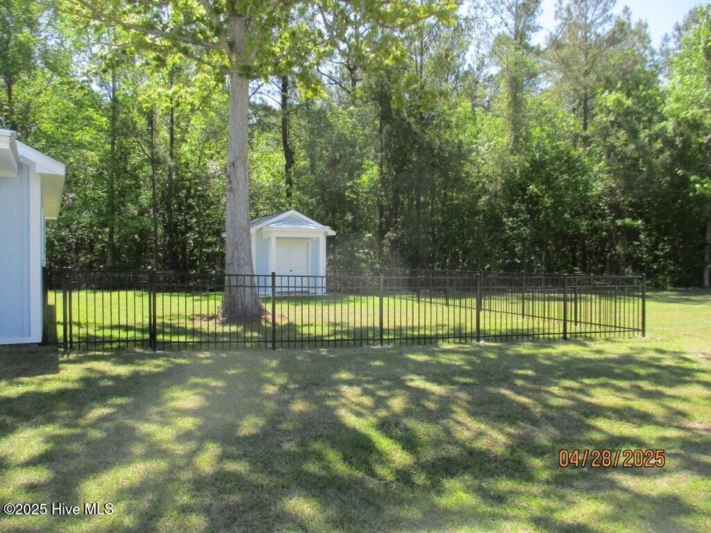 113 Long Pond Loop Swansboro, NC 28584 - Photo 3 of 28 3
