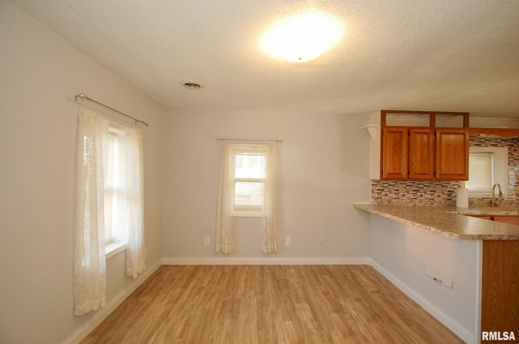 413 Doering Road East Peoria, IL 61611 - Photo 4 of 21 Gallery Image 4