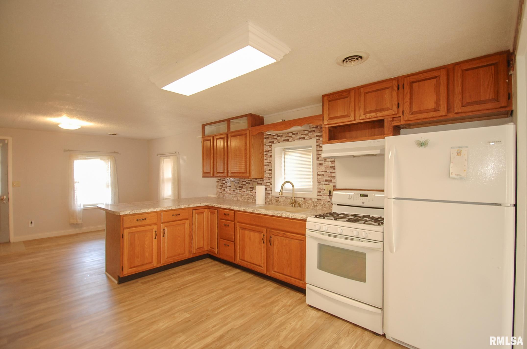 413 Doering Road East Peoria, IL 61611 - Photo 7 of 21 Gallery Image 7