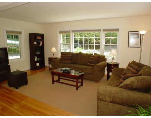 75 Porter Road Andover, MA 01810 - Photo 2 of 19