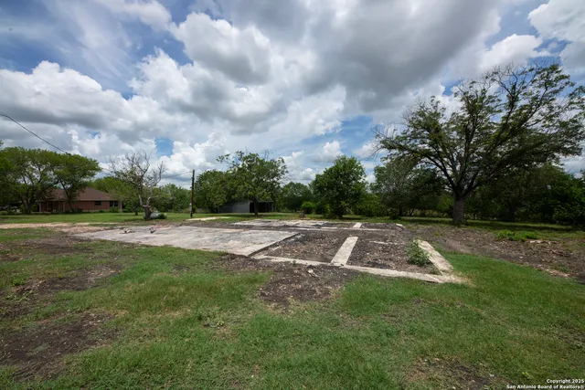 $315,000 | 901 Farm-To-Market 1620, Seguin, TX 78155