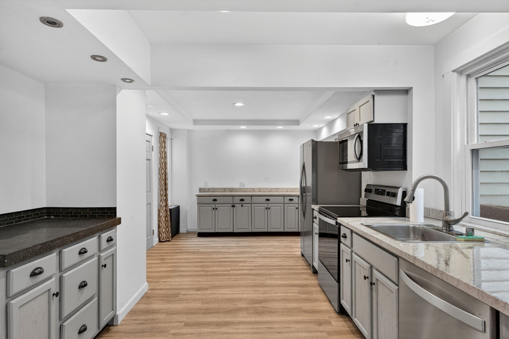 279 South Main Street Athol, MA 01331 - Photo 4 of 25